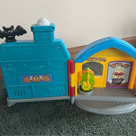 Fisher-Price Little People Halloween House - Picture 4 of 11
